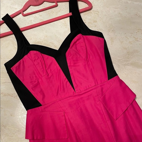 BEBE Sweetheart Dress. - Picture 2 of 7